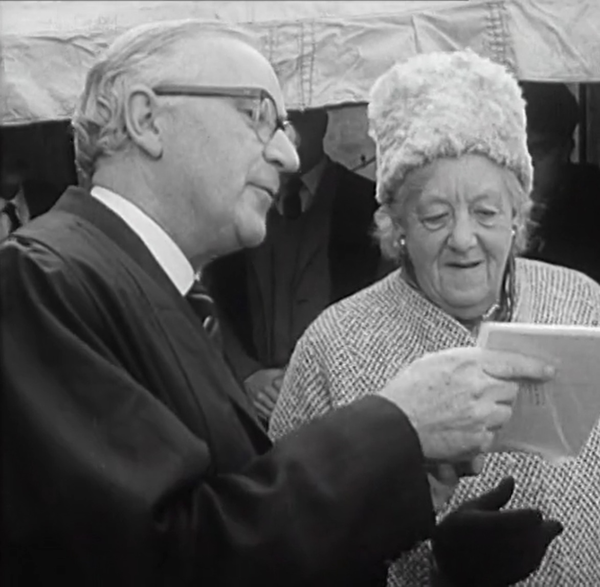 Christmas Cards Help World's Refugees Amharc Éireann Eagrán 130