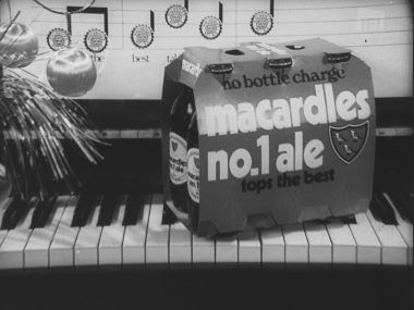 af8400_ifard2016140.14_macardles_merry_christmas_mezzanine.01