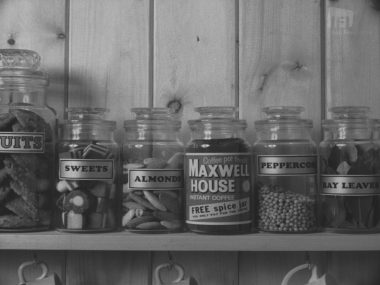 af8683_ifard2016119.6_maxwell_house_spice_jar_mezzanine.01