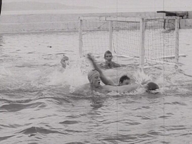 AA916-E13.1-Water-Polo-At-Blackrock