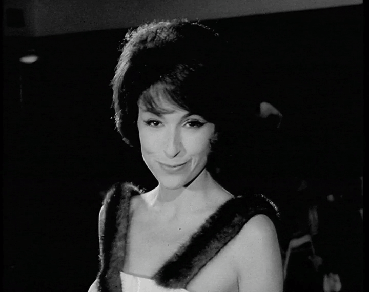 AA918_Jacque Esterell French Fashion Show-01