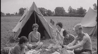 AA944_US Students Enjoying irish Holiday-01