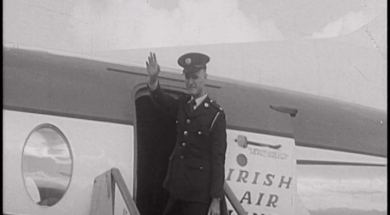 AA944_red Cross Doctor Leaves For Congo