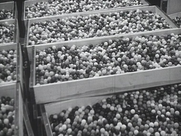 mv258aa_E16.2-Irish-American Enterprise New Bubblegum Factory in Kilcock