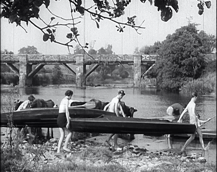 mv258aa_E16.3-Canoe-Camping Holidays on Munster Blackwater