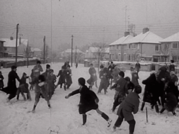 mv259aa_E189.4_Keeping Warm In The Big Freeze