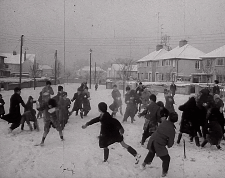 mv259aa_E189.4_Keeping Warm In The Big Freeze