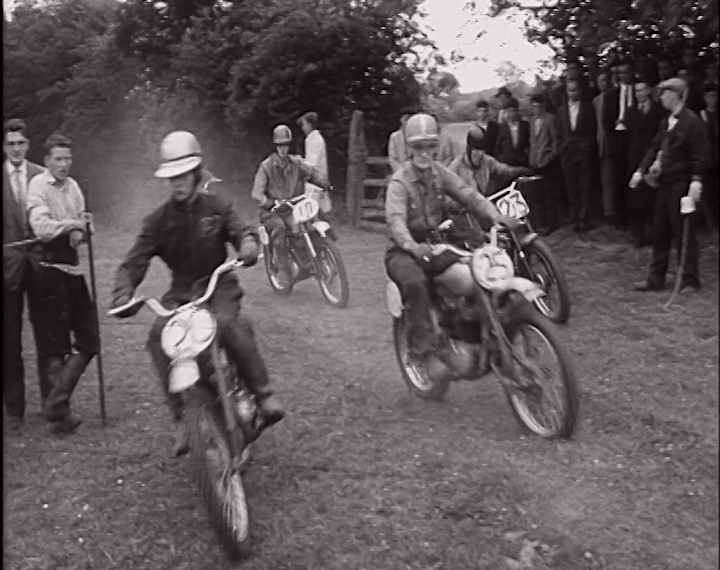 mv261aa_E107.3_Grasstrack Motorcycling Meeting