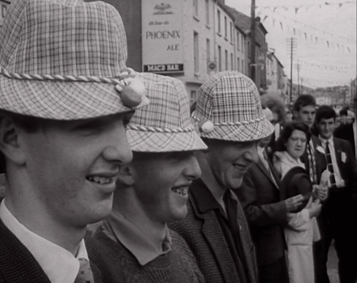 mv261aa_E159.2_Strange Contrasts at Fleadh Ceoil Gorey