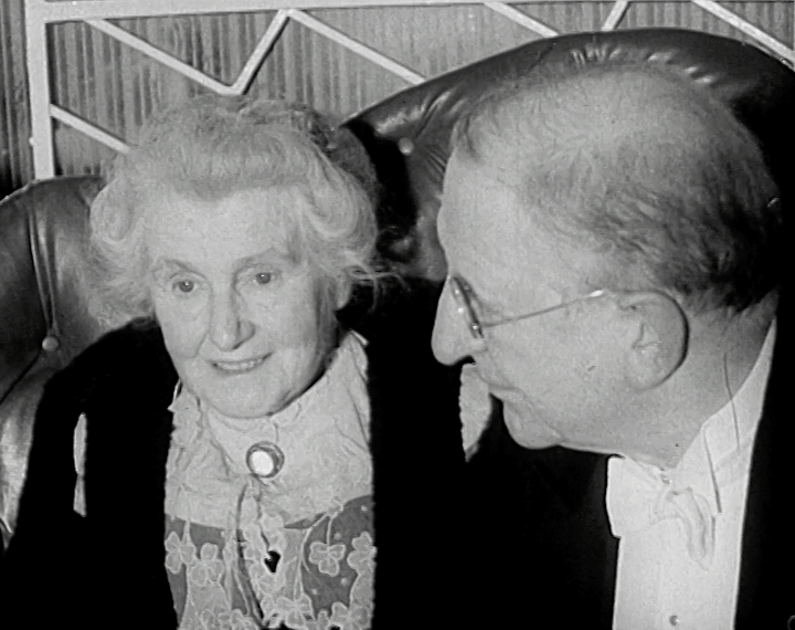 mv274aa_E20.1_Oireachtas Week Gatherings