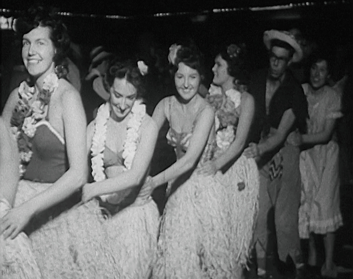 mv278aa_E87.4_Topical Notes at Belfast Arts Ball