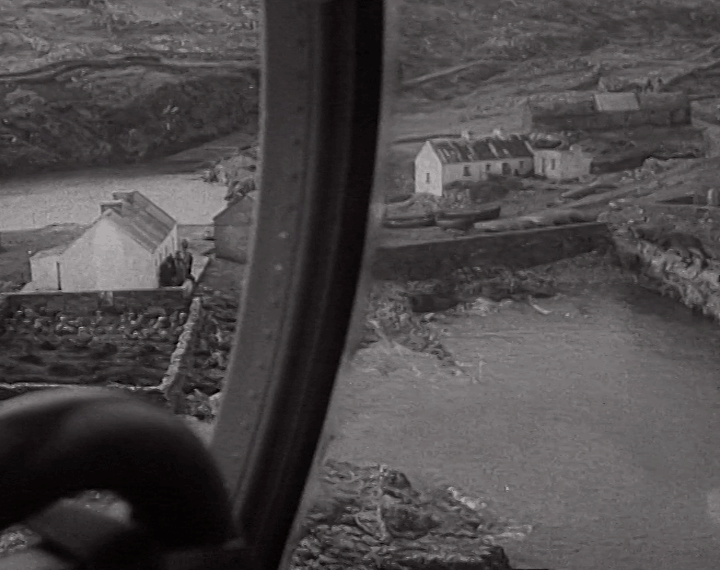 mv278aa_ab661_e90.1_Inisturk relieved supplies by helicopter