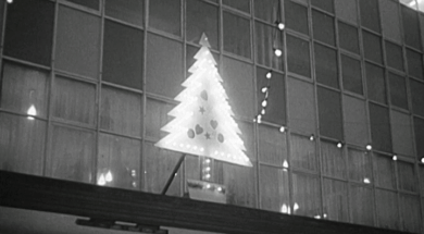 mv279aa_E82.4_Christmas In Dublin Streets