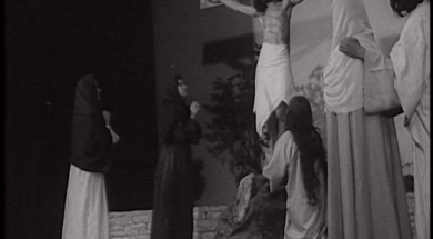 mv283aa_E201.3-Moving Production of passion play