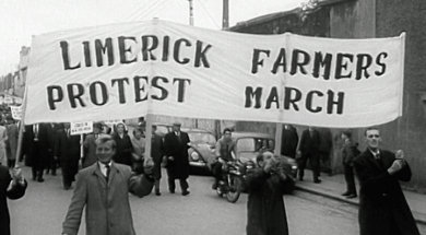 mv287aa_E230.3_30,000 Farmers in Limerick Price Protest March