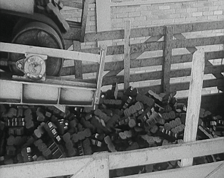 mv289aa_E114.2_Senators and IDs Tour Bord na Mona Works