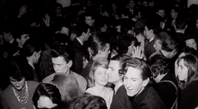 mv290aa_E192.3_Art Students Get Twisted