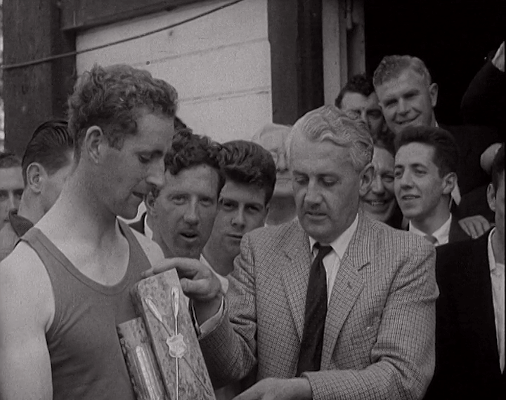 mv297aa_E68.3_Leinster win introprovincial rowing