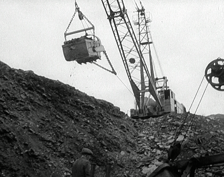 mv297aa_e74.3_Open-cast Mining with Worlds Largest Excavator