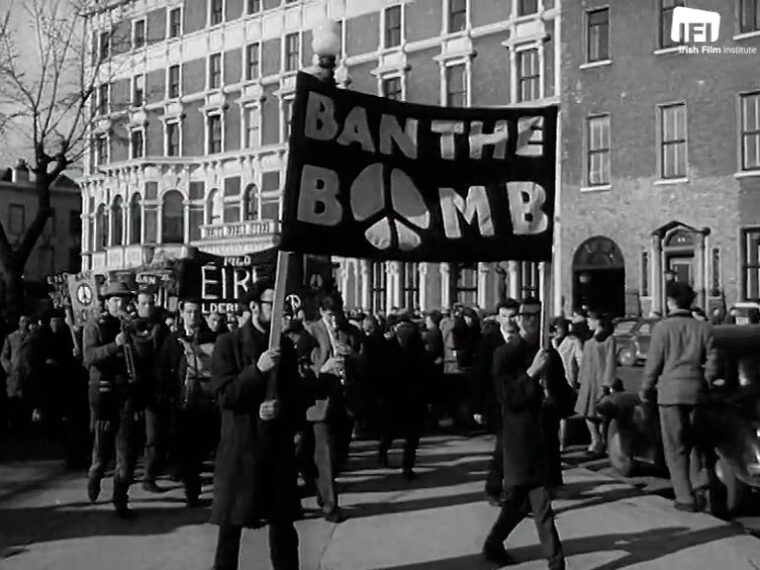 mv298aa_E92.1_Students ‘Ban The Bomb’ March Ends In Explosion