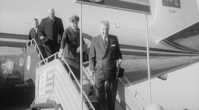 mv298aa_E92.3_Prime Minister Of Canada Arrives In Dublin