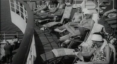 mv300aa_E218.1_Luxury Liner at Dun Laoghaire