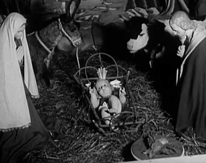 re-edit_e187.2_Moving Crib Tells Christmas Story