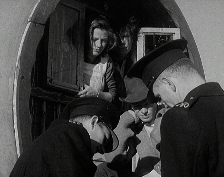 re-edit_mv297aa_e80.4_Taking Census of the Travelling People