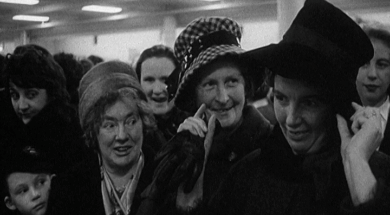 re-edit_mv301aa_e240.1_New Year Sale Fever